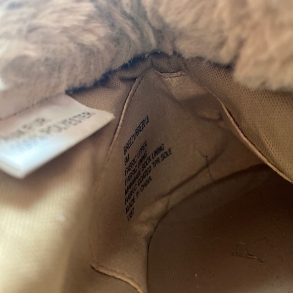 Madden Girl Womens 9 Beige Suede Breezy Sherling Ankle Booties Boot Sneakers - Picture 7 of 8